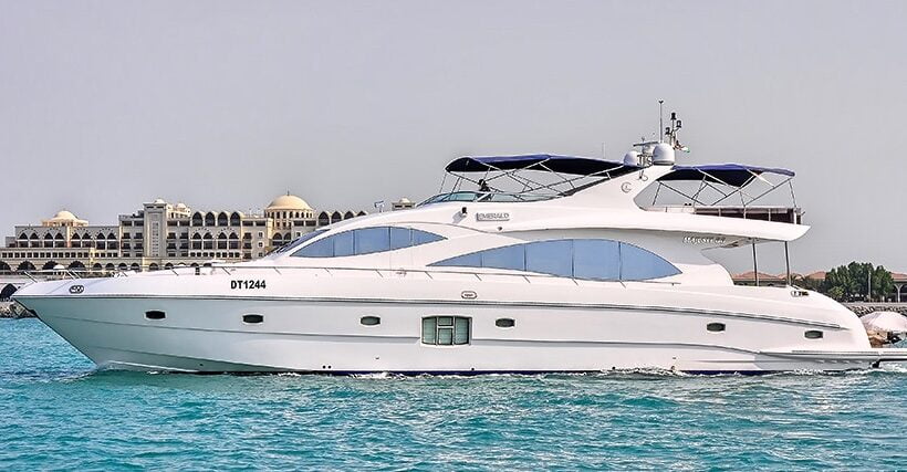 Private Luxury Yacht Cruising 88Ft