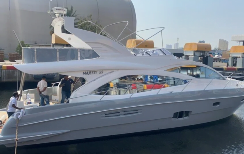 Private Luxury Yacht Cruising 60 Ft