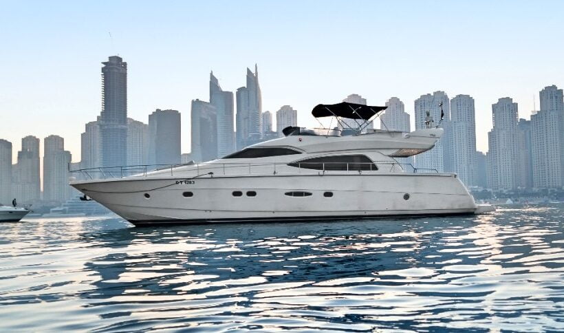 Private Luxury Yacht Cruising 68 Ft