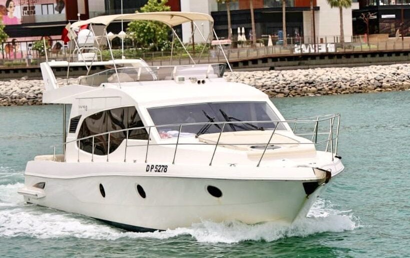 Private Luxury Yacht Cruising 43 Ft