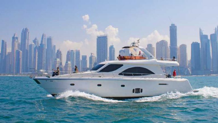 Yacht ride Dubai