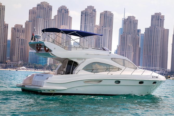 private yacht tour Dubai